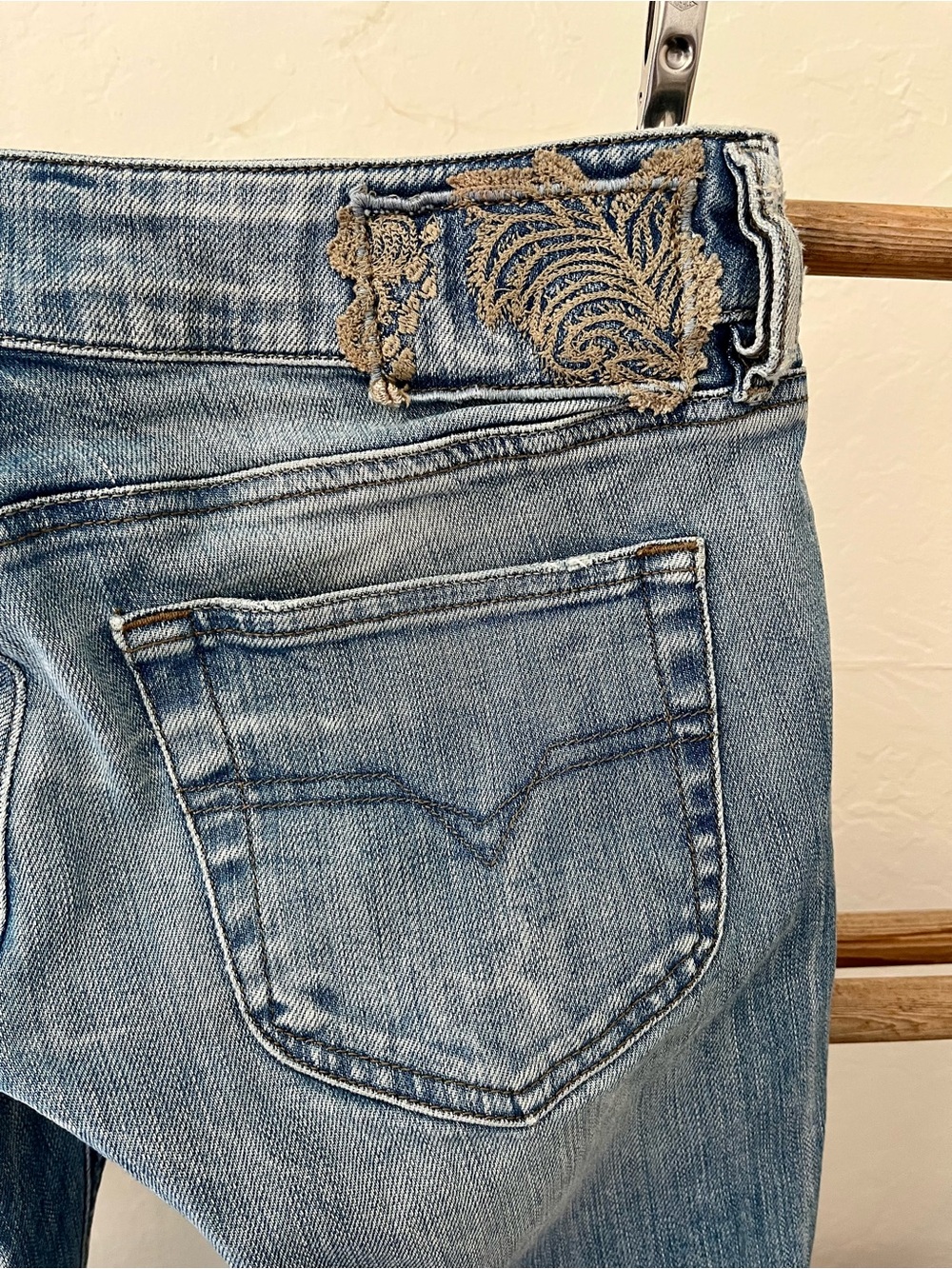 2000’s Diesel ‘Louvely’ Low Rise, Bootcut, Light Wash Flared Jeans - Picture 7 of 15